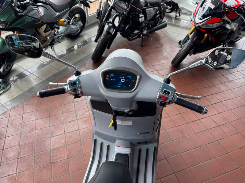 2024 Vespa GTS Supertech 300