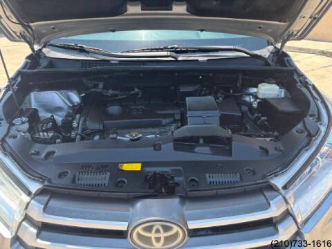 2017 Toyota Highlander LE