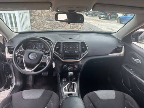 2016 Jeep Cherokee Sport