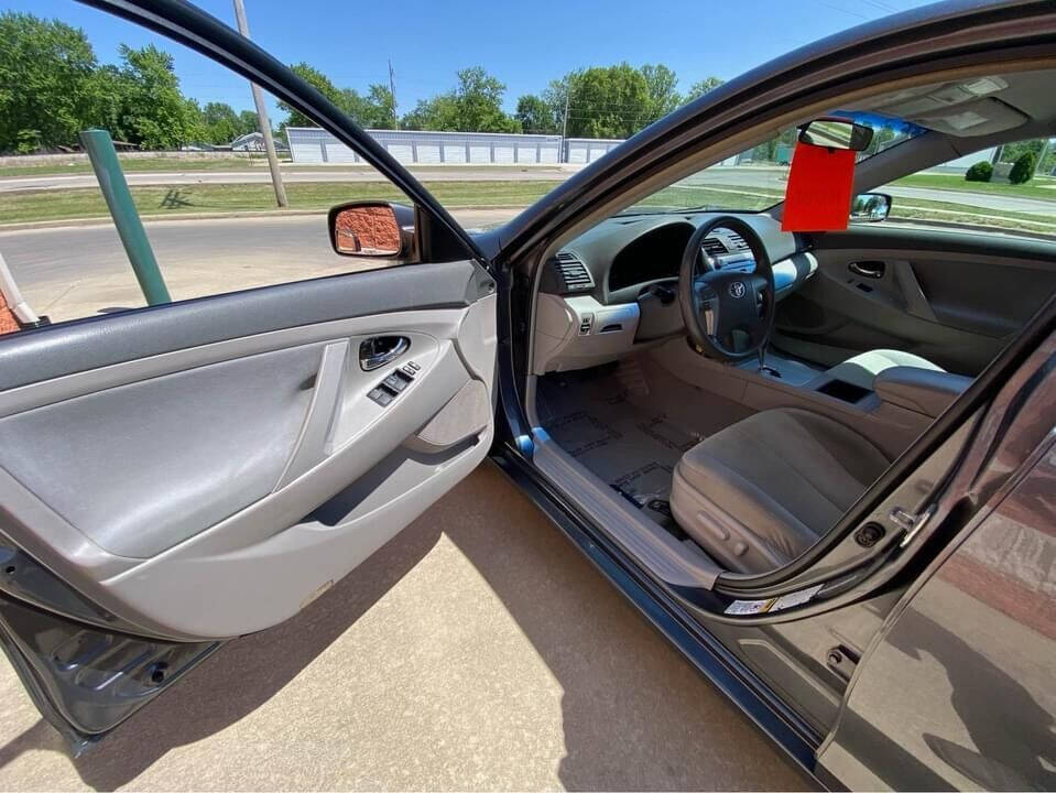 2008 Toyota Camry for sale at Illinois Auto Wholesalers in Tolono, IL