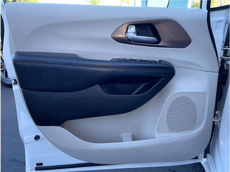 2018 Chrysler Pacifica Touring L