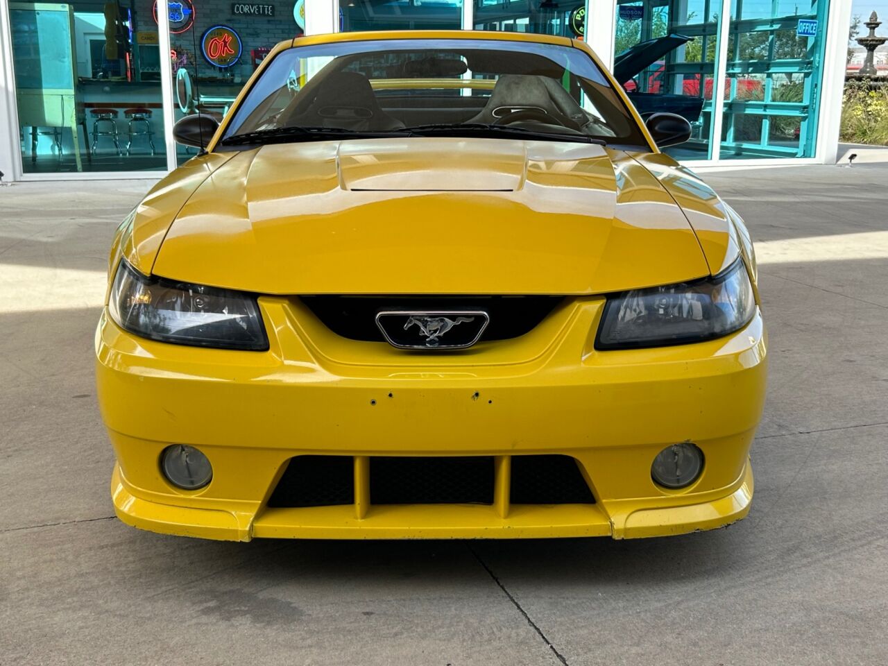 2004 Ford Mustang 2