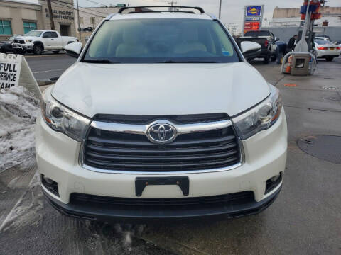 2015 Toyota Highlander for sale at OFIER AUTO SALES in Freeport NY