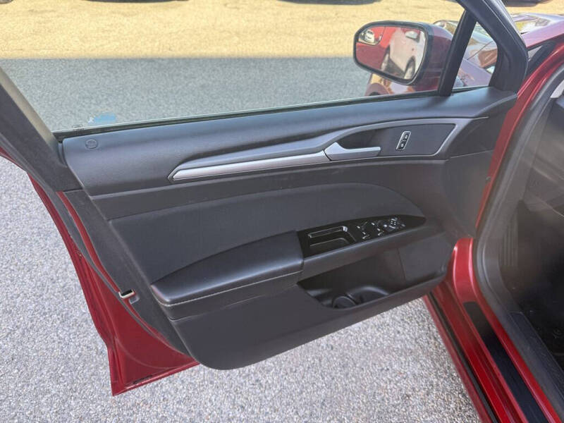 2013 Ford Fusion SE