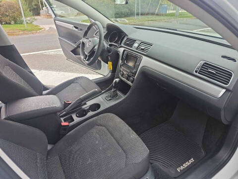 2016 Volkswagen Passat 1.8T S