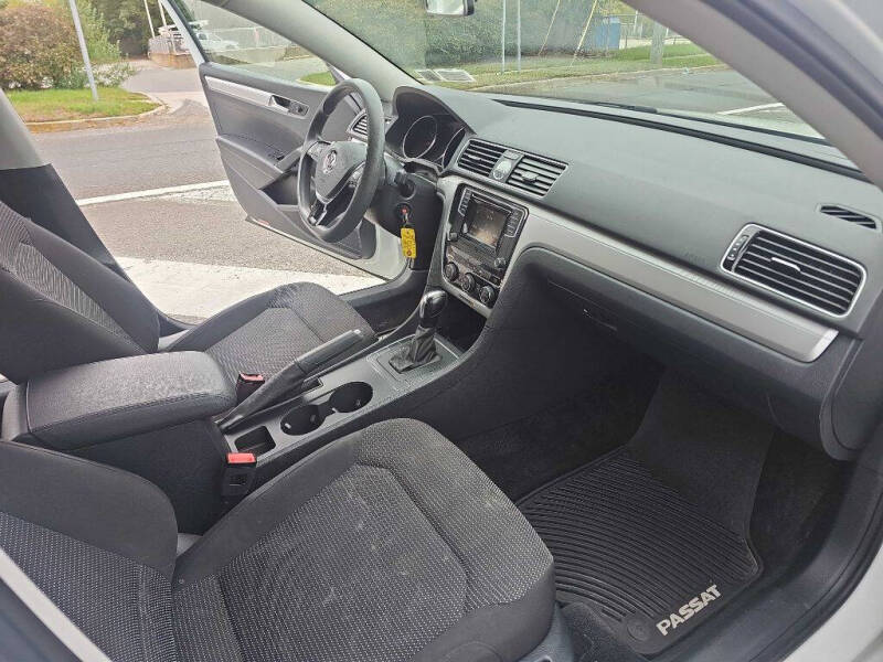 2016 Volkswagen Passat 1.8T S