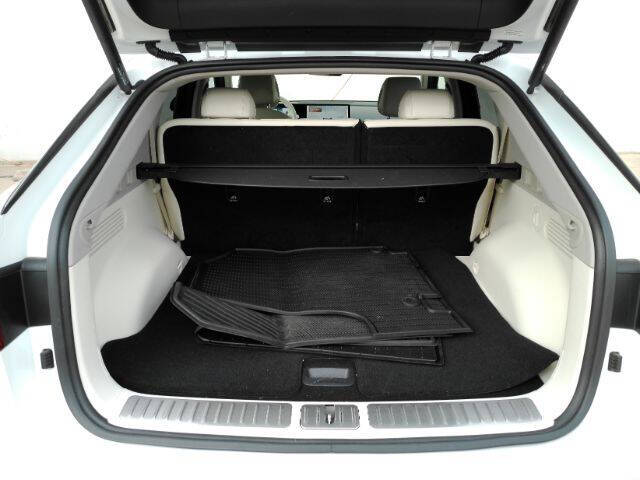 2024 Genesis GV60 Standard