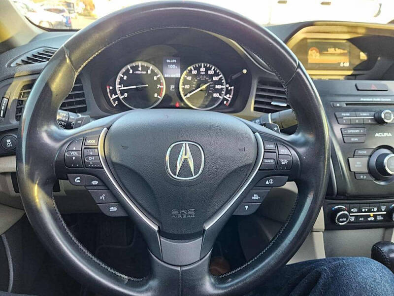 2013 Acura ILX 2.0L w/Premium