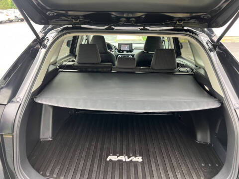 2022 Toyota RAV4 LE
