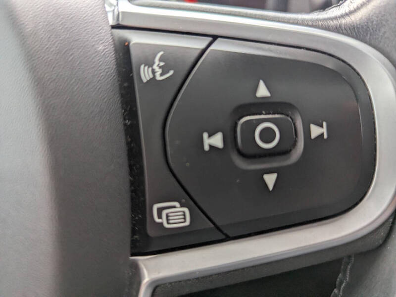 2022 Volvo S60 B5 Momentum