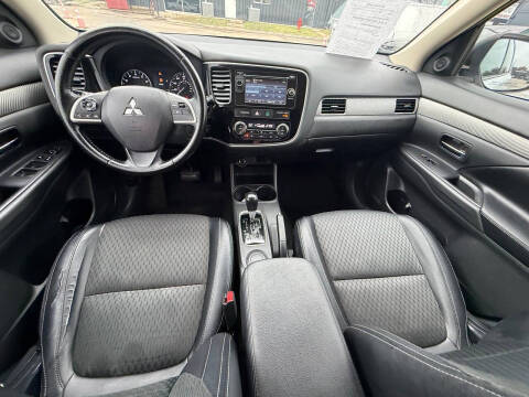 2015 Mitsubishi Outlander SE