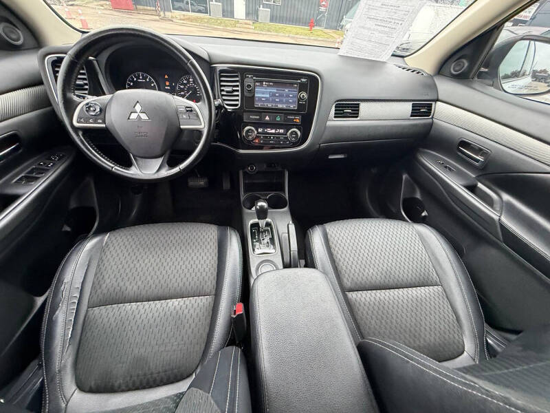 2015 Mitsubishi Outlander SE