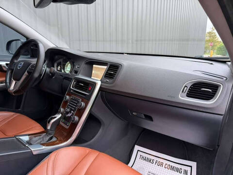 2014 Volvo S60 T5 Platinum