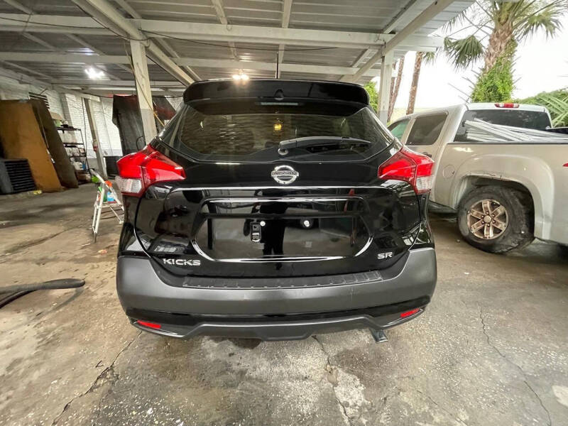 2019 Nissan Kicks SR