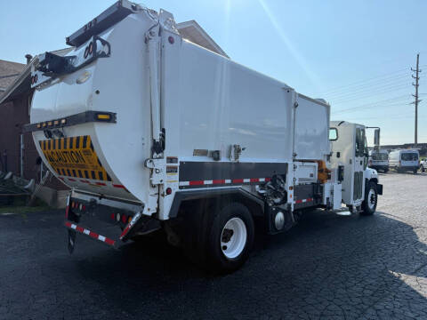 2014 Freightliner 108 SD