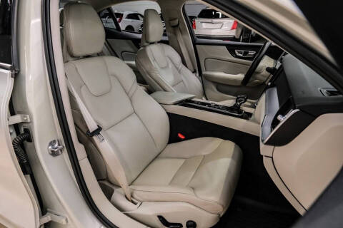 2019 Volvo S60 T5 Momentum