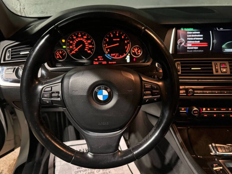 2015 BMW 5 Series 528i