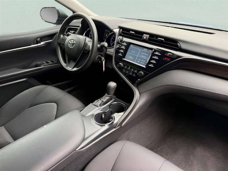 2019 Toyota Camry LE