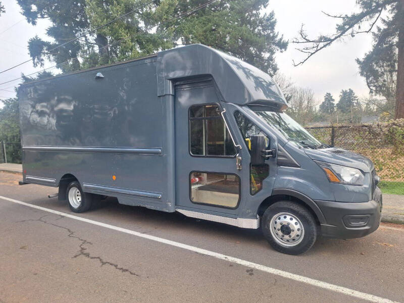 2021 Ford Transit Cutaway Base's photo