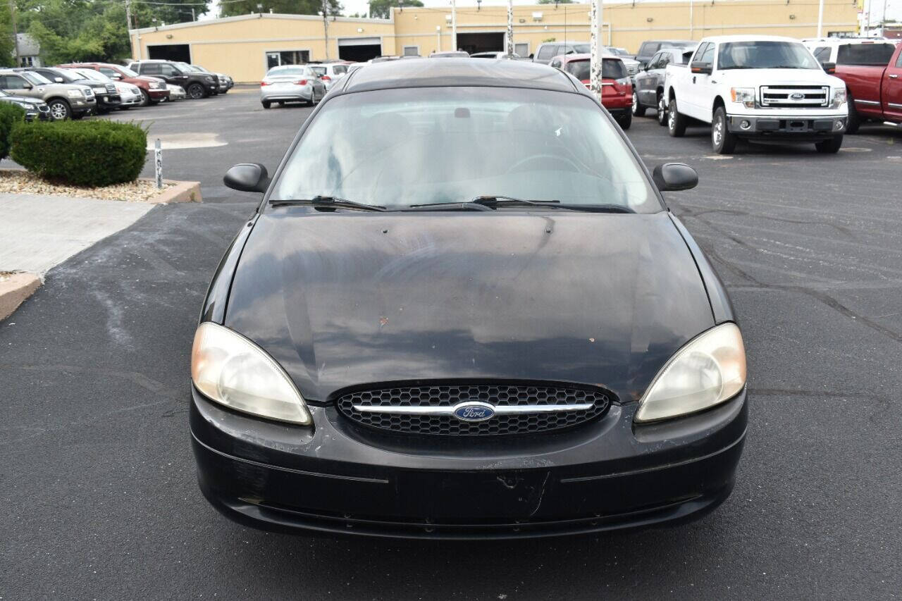 Black 2006 Ford Taurus SE SE 4dr Sedan 2