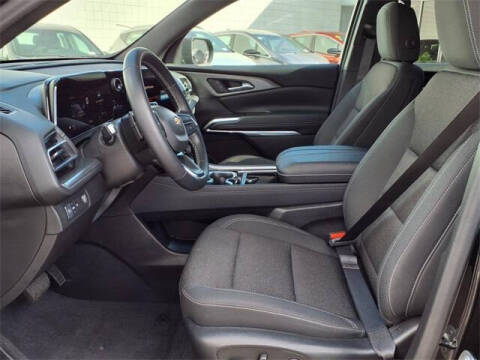 2024 Chevrolet Traverse LT