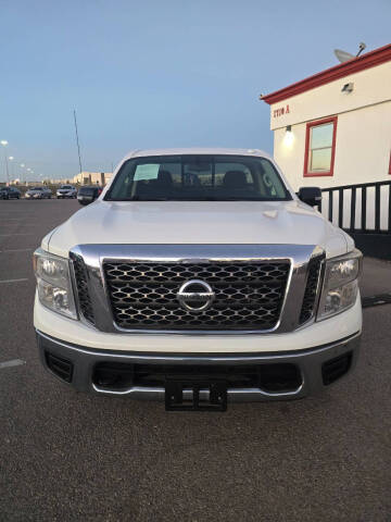 2017 Nissan Titan SV