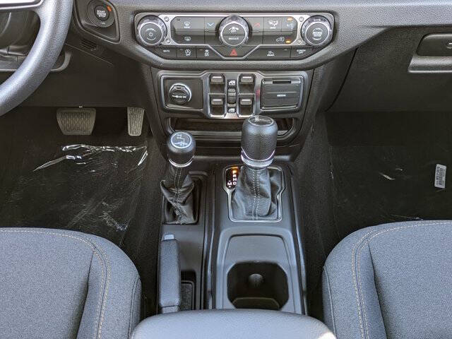 2026 Jeep Gladiator Sport