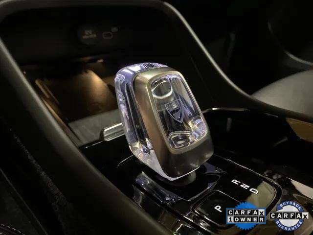 2025 Volvo XC40 B5 Plus Bright Theme