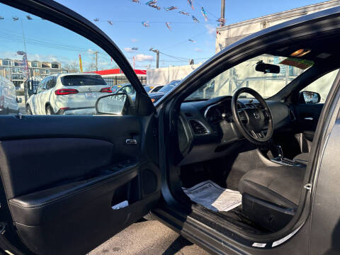 2013 Dodge Avenger SE