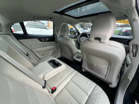 2021 Volvo S60 T5 Momentum