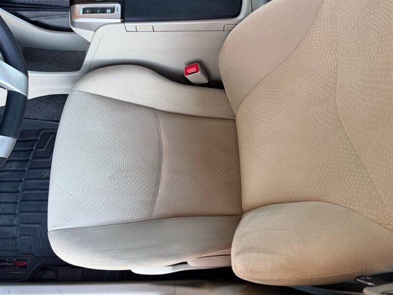 2012 Toyota Prius v Two