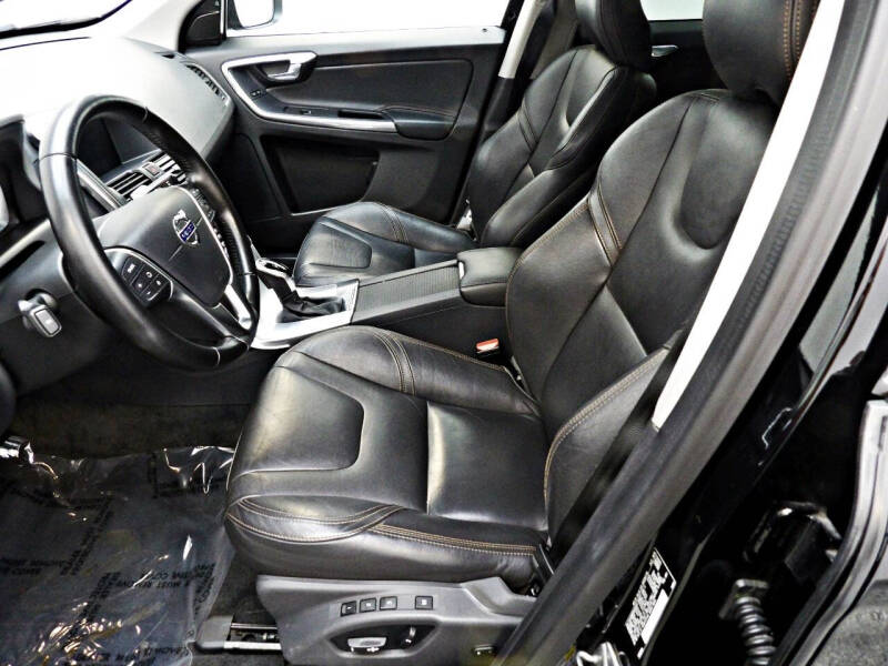 2017 Volvo XC60 T5 Dynamic