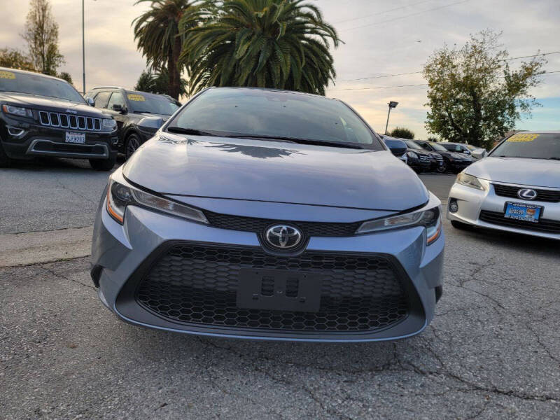 2021 Toyota Corolla LE photo 2