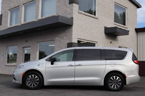 2024 Chrysler Pacifica Plug-In Hybrid Select