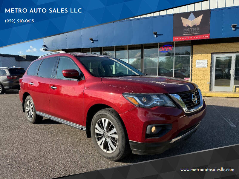 2017 Nissan Pathfinder SV's photo