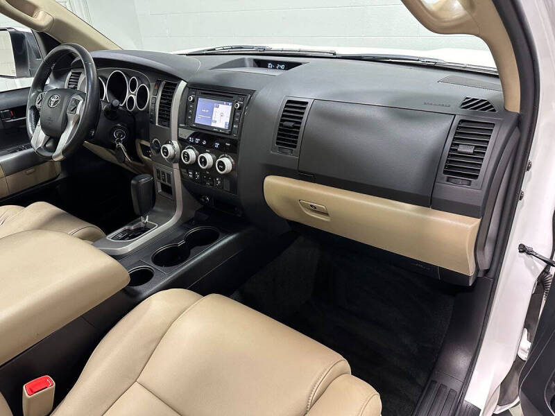 2016 Toyota Sequoia SR5