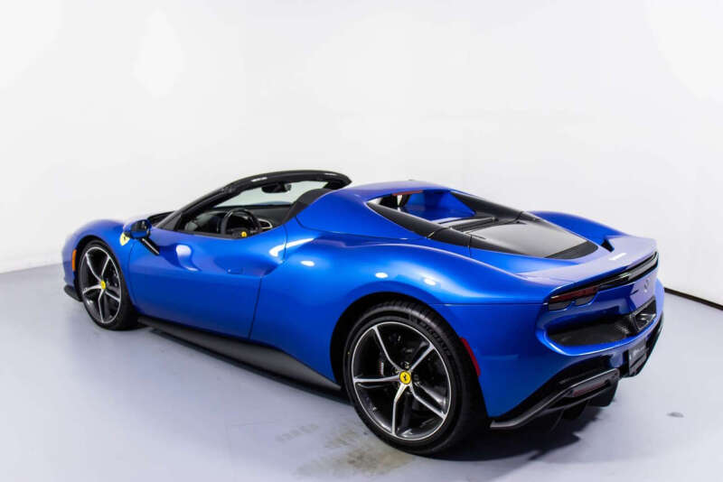 2024 Ferrari 296 GTS