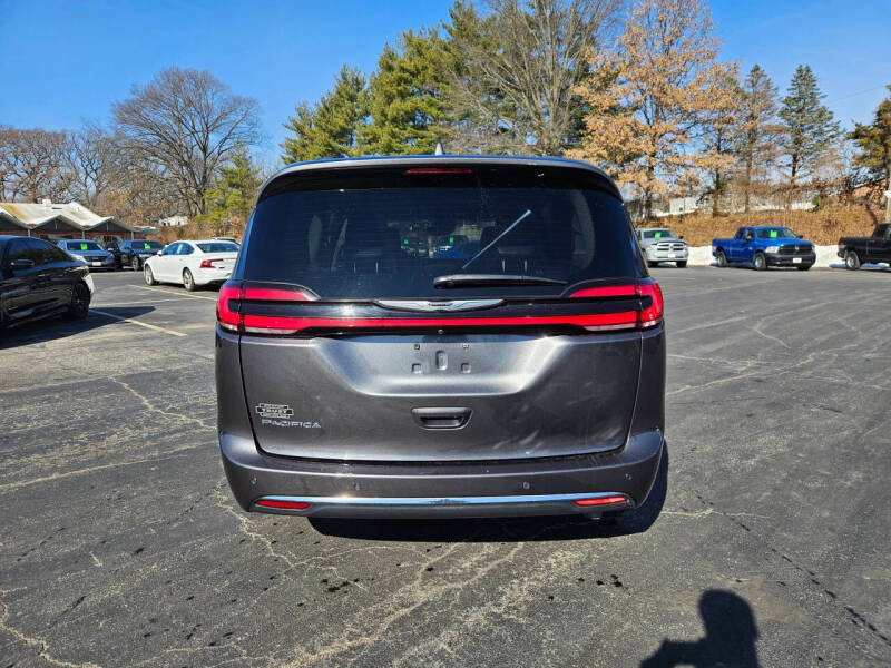 2022 Chrysler Pacifica Touring L
