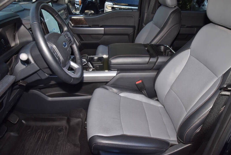 2023 Ford F-150 Lightning Lariat