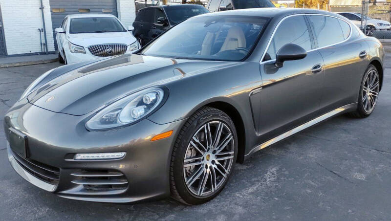 2014 Porsche Panamera S's photo