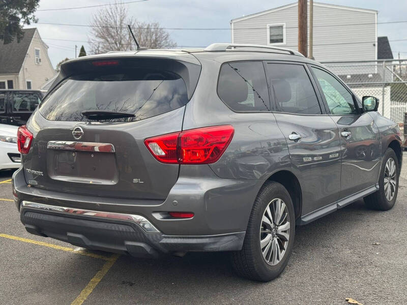 2018 Nissan Pathfinder SL