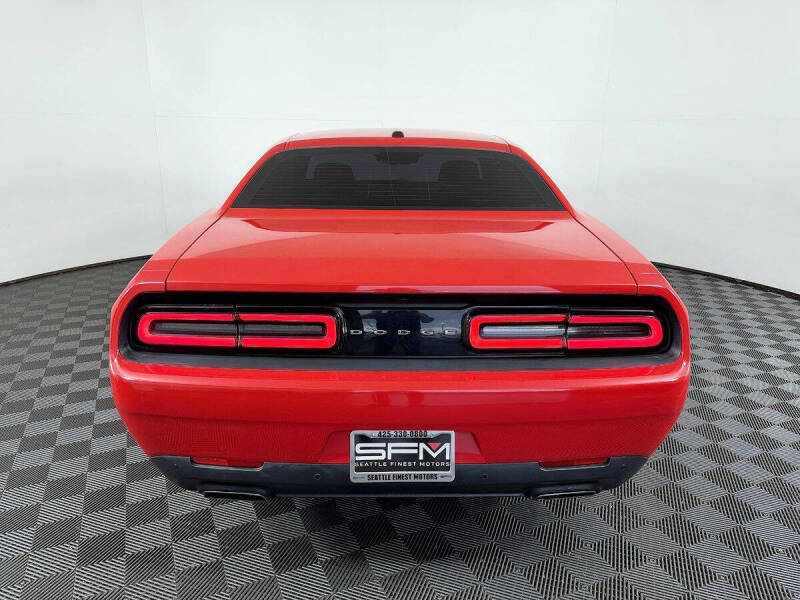 2015 Dodge Challenger SXT