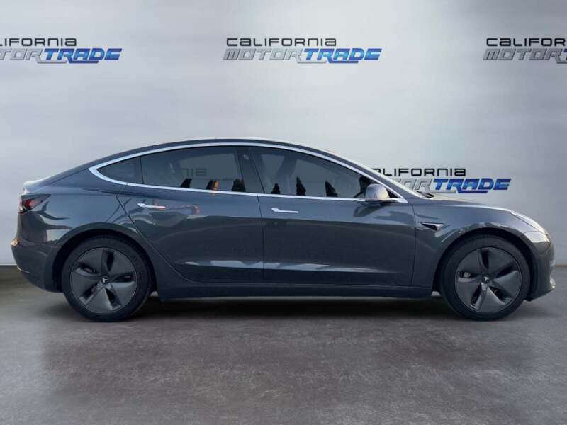 2019 Tesla Model 3 Mid Range