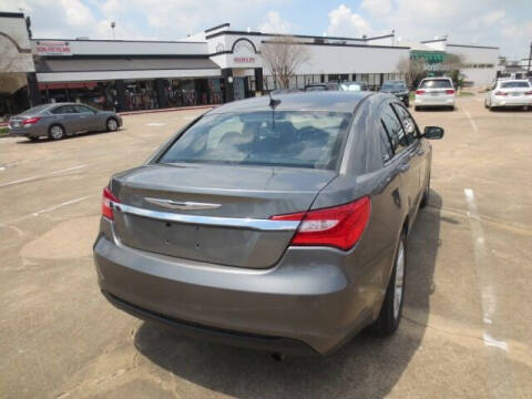 2013 Chrysler 200 LX