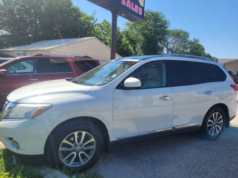 2016 Nissan Pathfinder for sale at Hoskins Auto Sales in Hastings NE