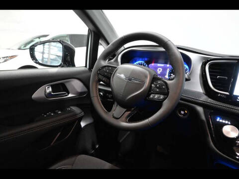 2024 Chrysler Pacifica Touring