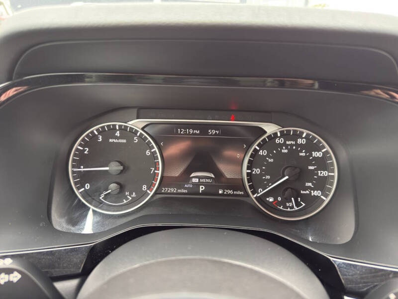 2024 Nissan Pathfinder SV