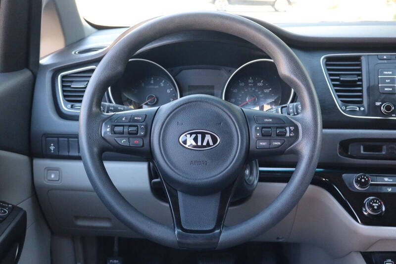 2015 Kia Sedona LX