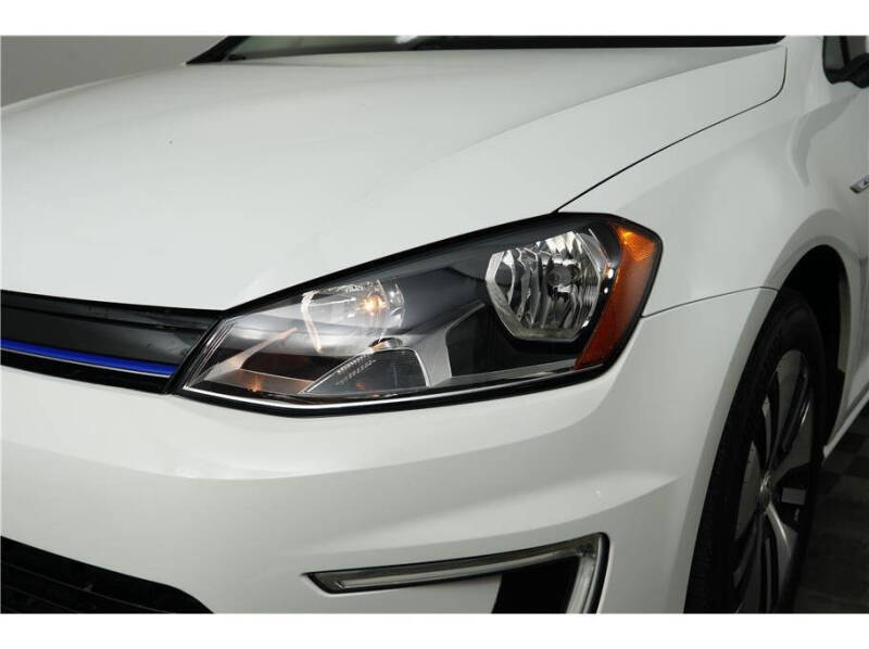 2016 Volkswagen e-Golf SE