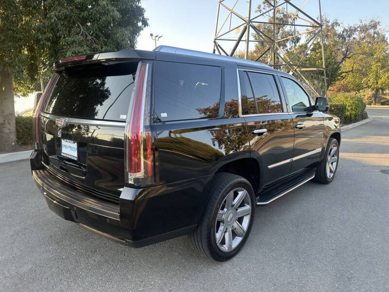 2016 Cadillac Escalade Luxury Collection